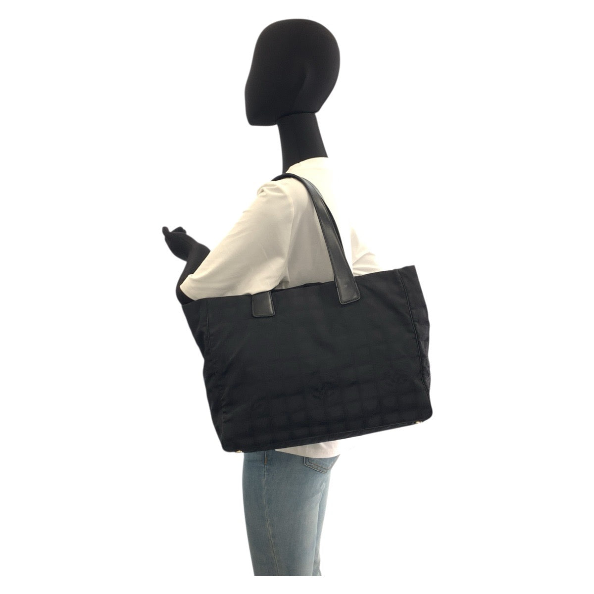 20746
CHANEL シャネル ニュートラベルライン トートMM ブラック 黒 ゴールド金具 ナイロン トートバッグ ショルダーバッグ レディース A50