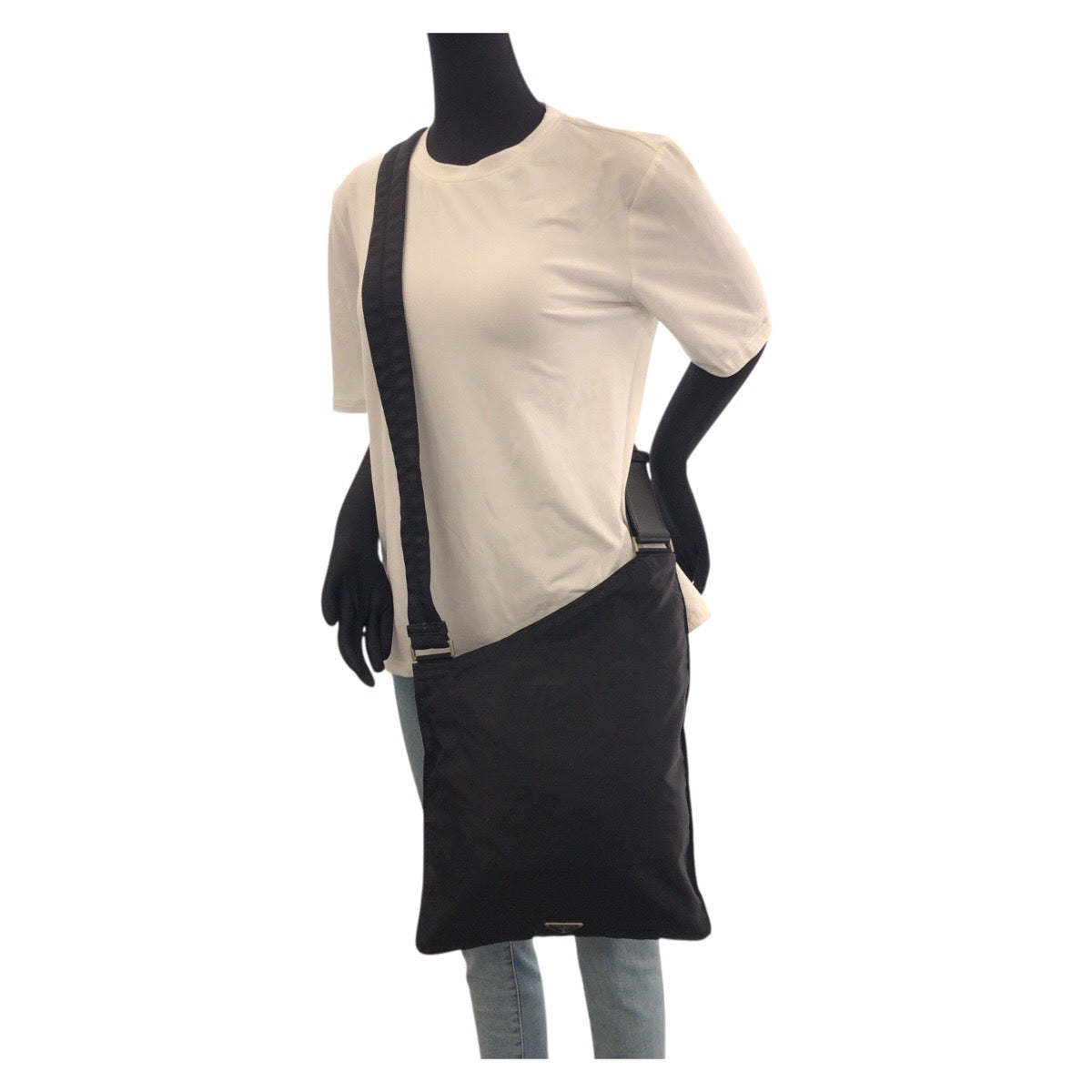 20760
PRADA プラダ テスート 三角ロゴプレート ブラック 黒 シルバー金具 ナイロン ショルダーバッグ ポシェット レディース ABP35