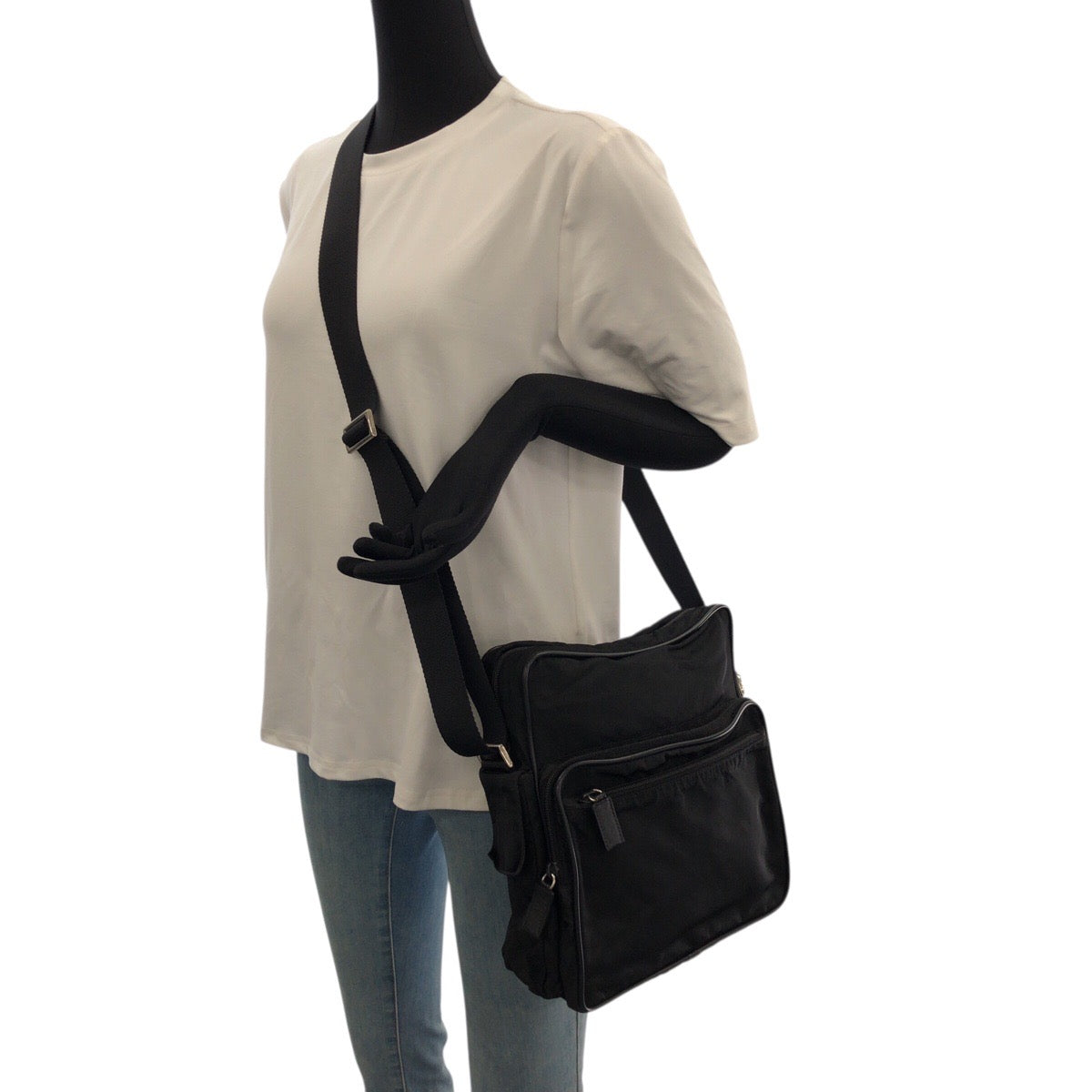 20762
PRADA Tessuto Triangle Logo Plate Black Silver Hardware Nylon Shoulder Bag Messenger Bag Ladies ABP40
