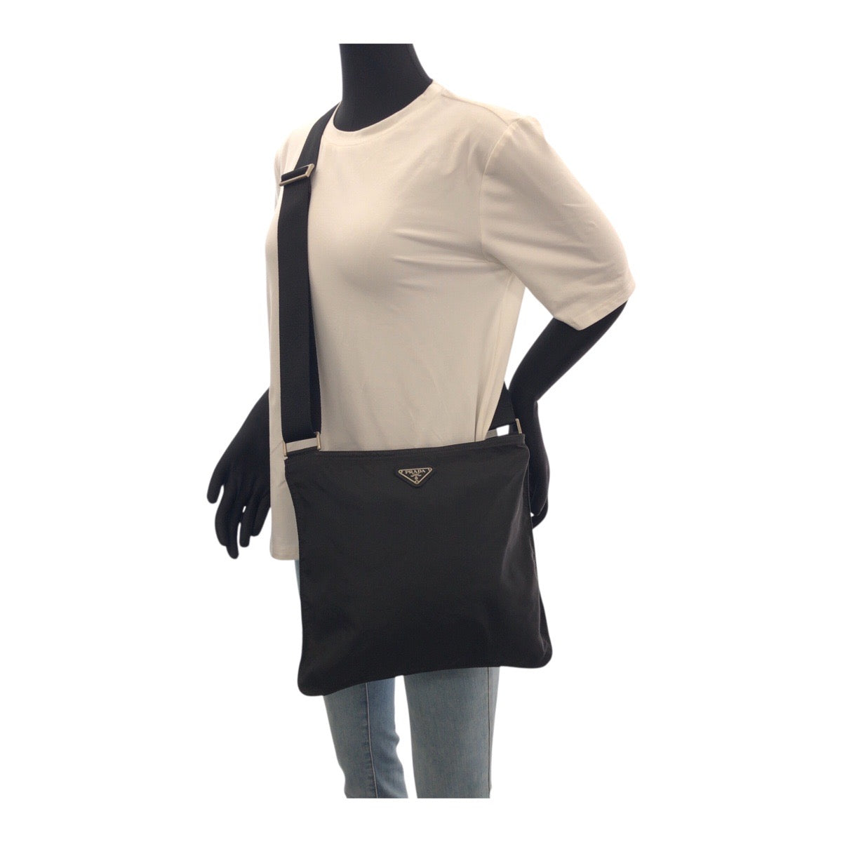 20777
PRADA プラダ テスート 三角ロゴプレート ブラック 黒 シルバー金具 ナイロン ショルダーバッグ ポシェット レディース AB28