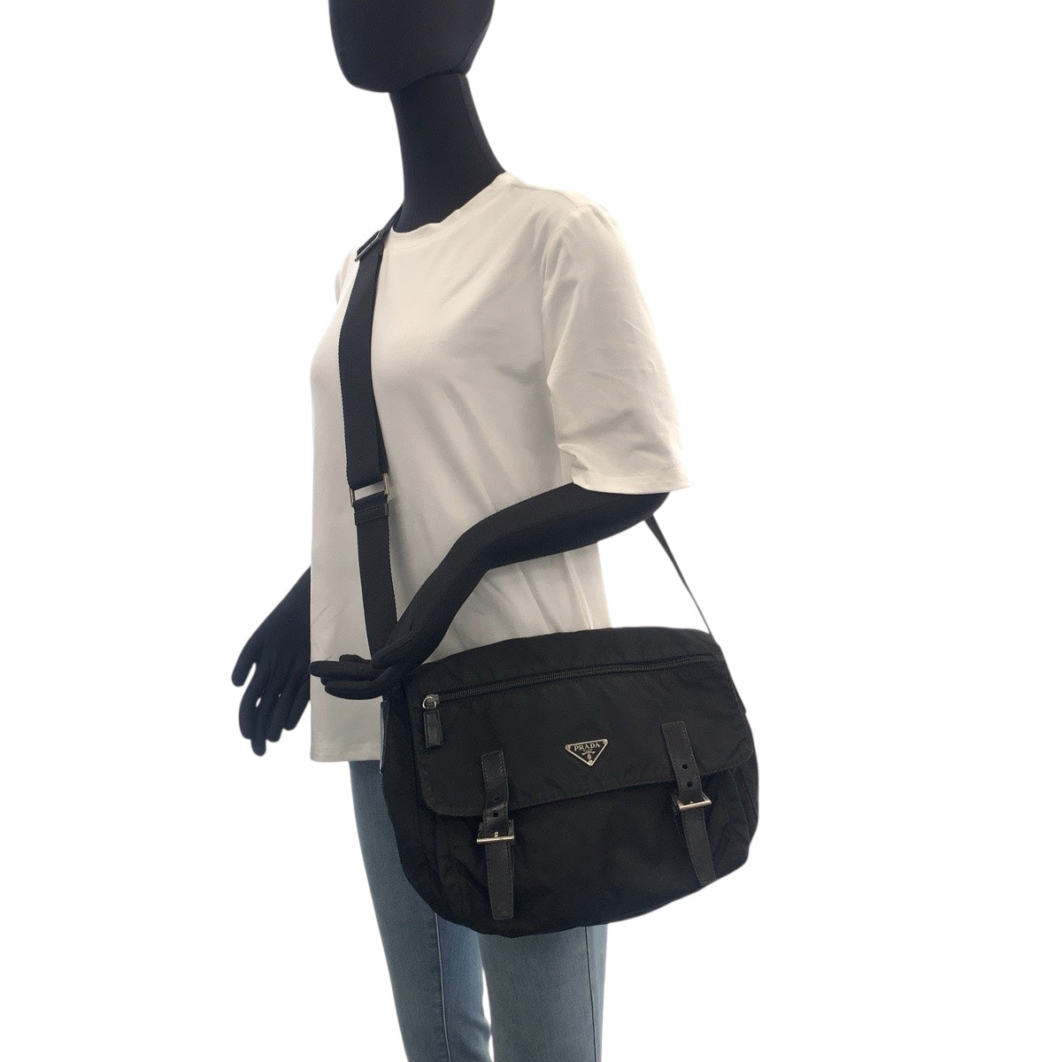 20779
PRADA プラダ テスート 三角ロゴプレート ブラック 黒 シルバー金具 ナイロン / レザー ショルダーバッグ メッセンジャーバッグ レディース ABP36