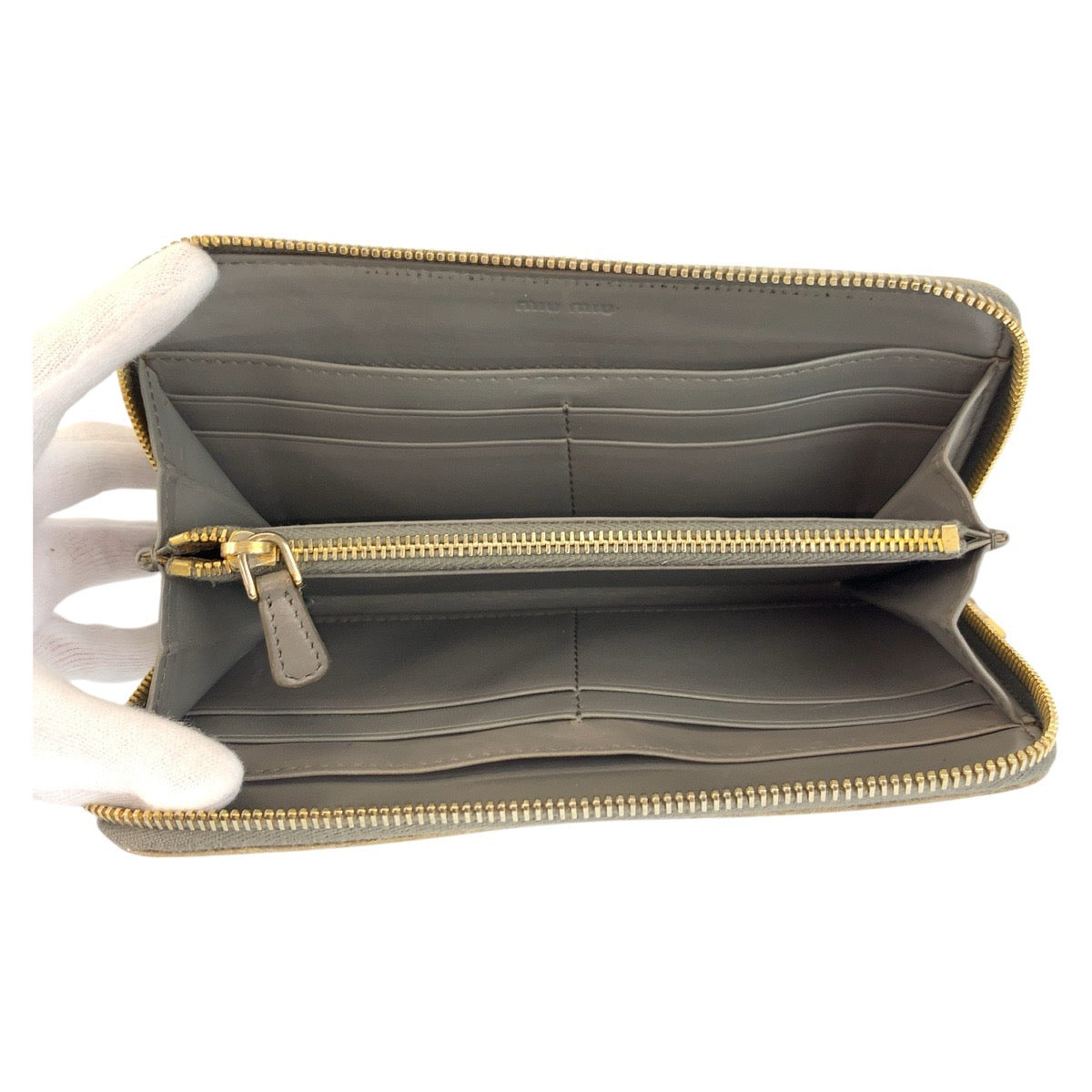 20784
MIUMIU ミュウミュウ 型押し グレー ゴールド金具 レザー 長財布 ロングウォレット レディース ABP8