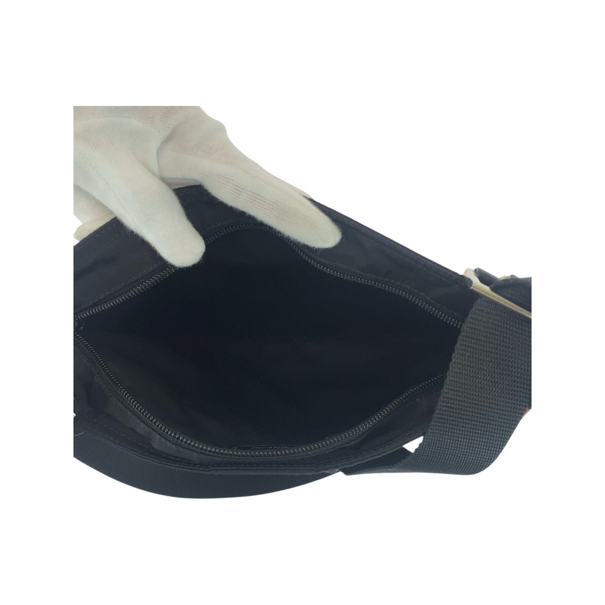 20799
PRADA プラダ テスート 三角ロゴプレート ブラック 黒 シルバー金具 ナイロン ショルダーバッグ ポシェット レディース A58