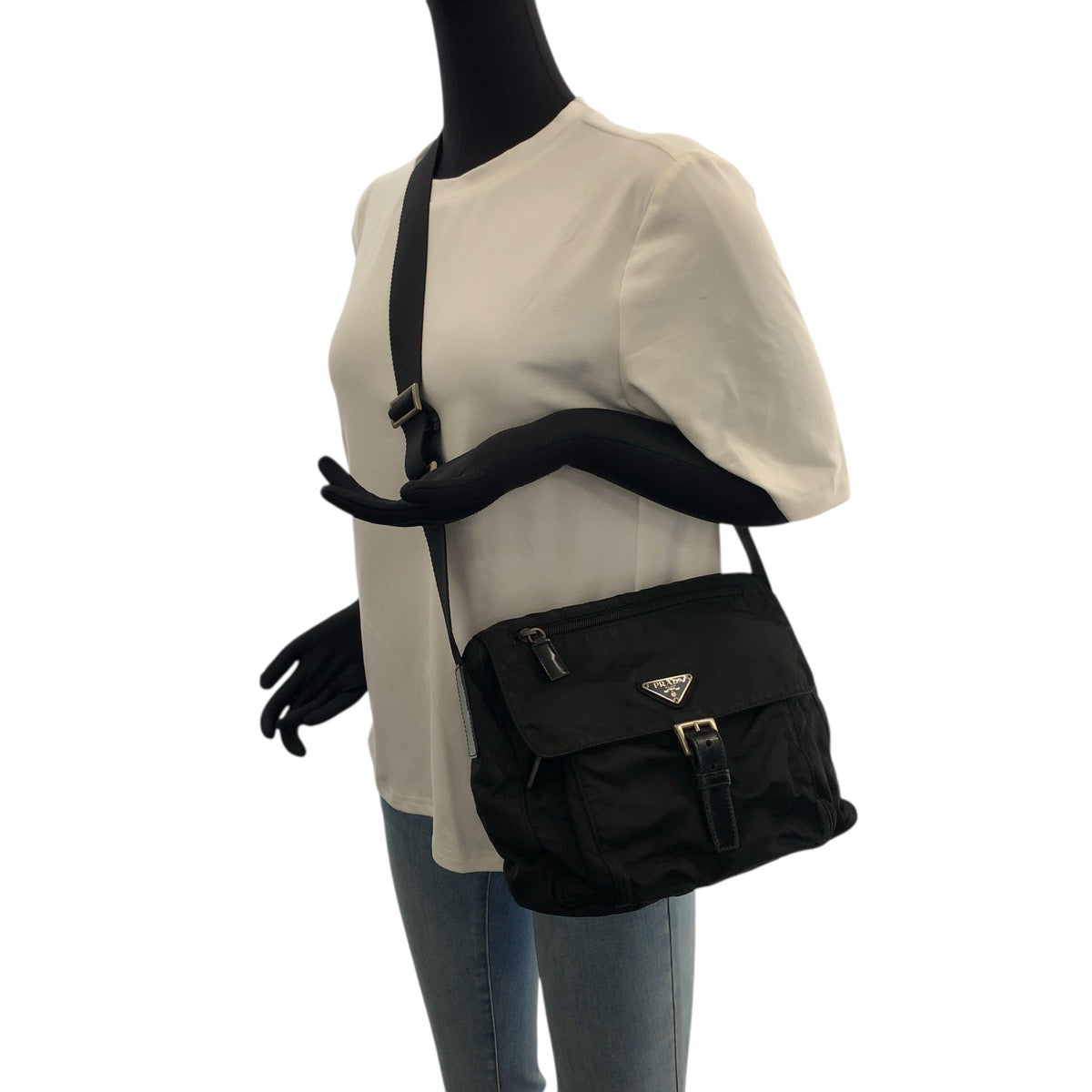 20811
PRADA プラダ テスート 三角ロゴプレート ブラック 黒 シルバー金具 ナイロン / レザー ショルダーバッグ メッセンジャーバッグ レディース AB30