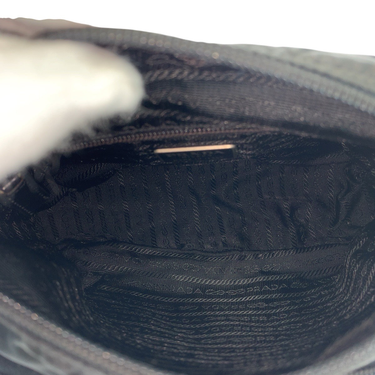 20811
PRADA プラダ テスート 三角ロゴプレート ブラック 黒 シルバー金具 ナイロン / レザー ショルダーバッグ メッセンジャーバッグ レディース AB30