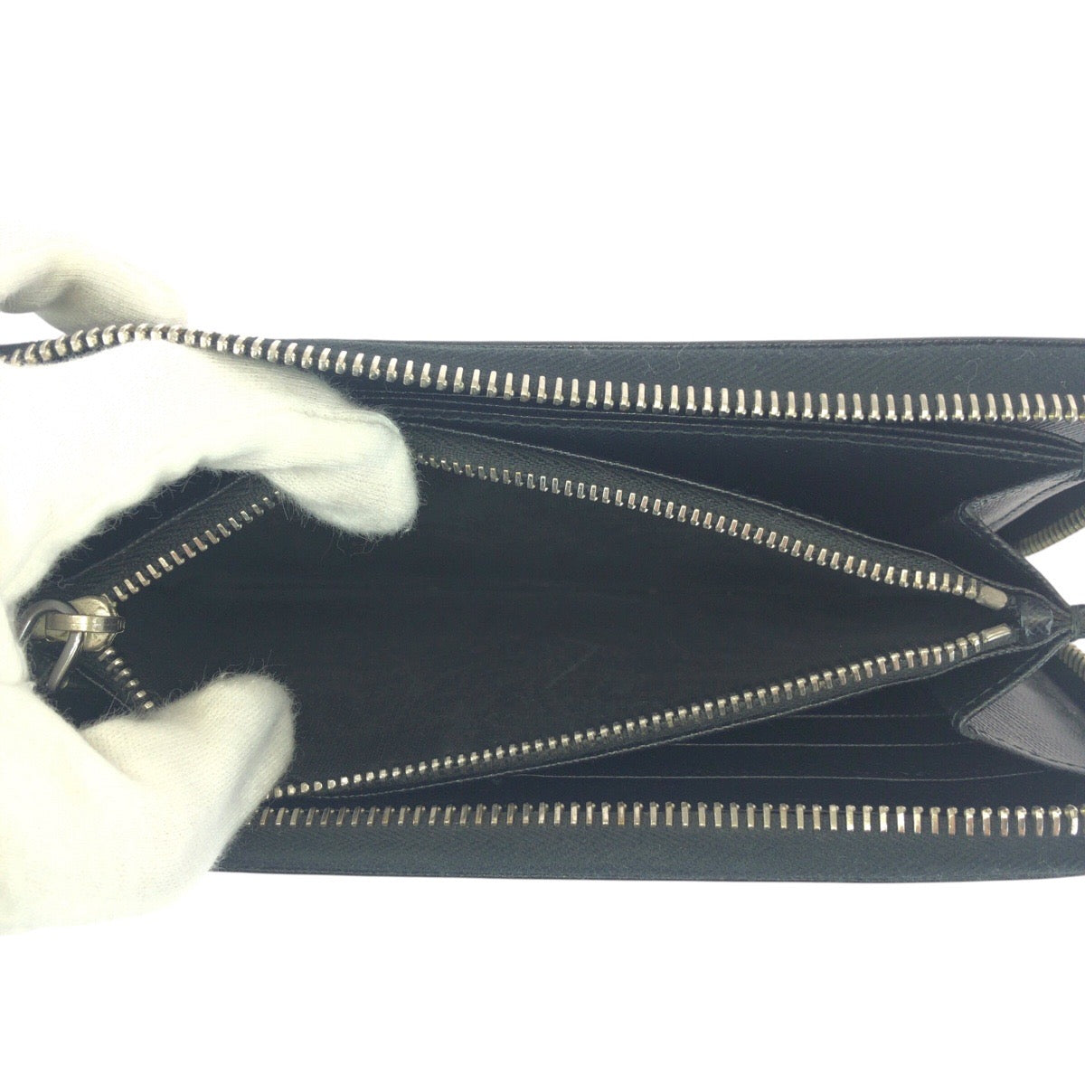 20824
PRADA プラダ サフィアーノ 三角ロゴプレート ブラック 黒 シルバー金具 レザー 長財布 ロングウォレット 男女兼用 レディース ABP28