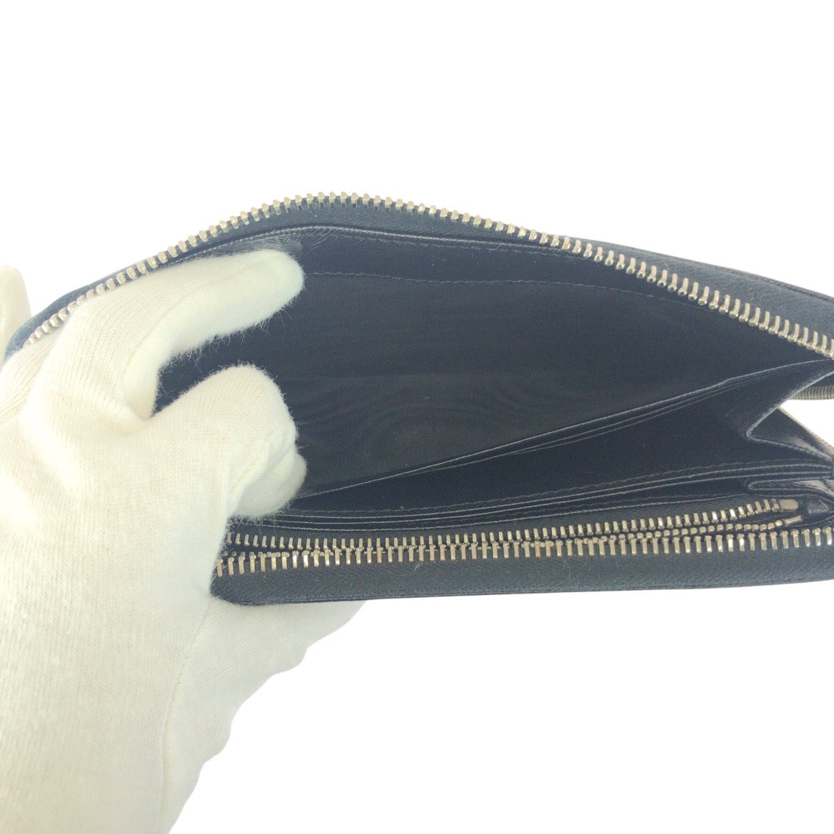 20824
PRADA プラダ サフィアーノ 三角ロゴプレート ブラック 黒 シルバー金具 レザー 長財布 ロングウォレット 男女兼用 レディース ABP28