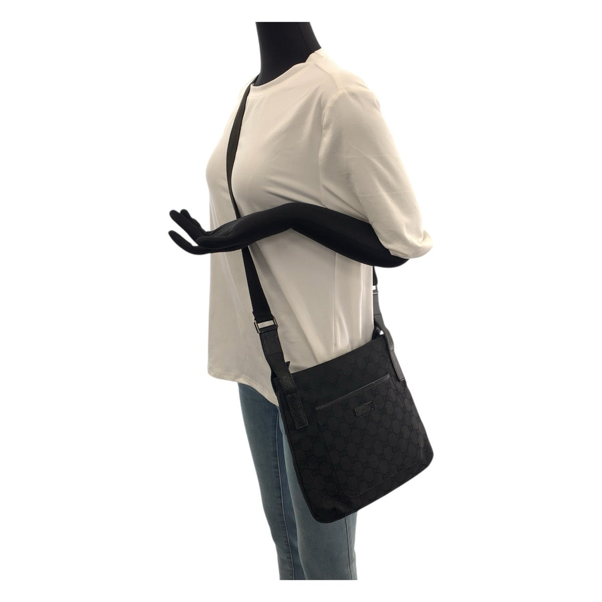 20828
GUCCI グッチ ブラック 黒 シルバー金具 GGキャンバス / レザー 122793 ショルダーバッグ ポシェット レディース AB31