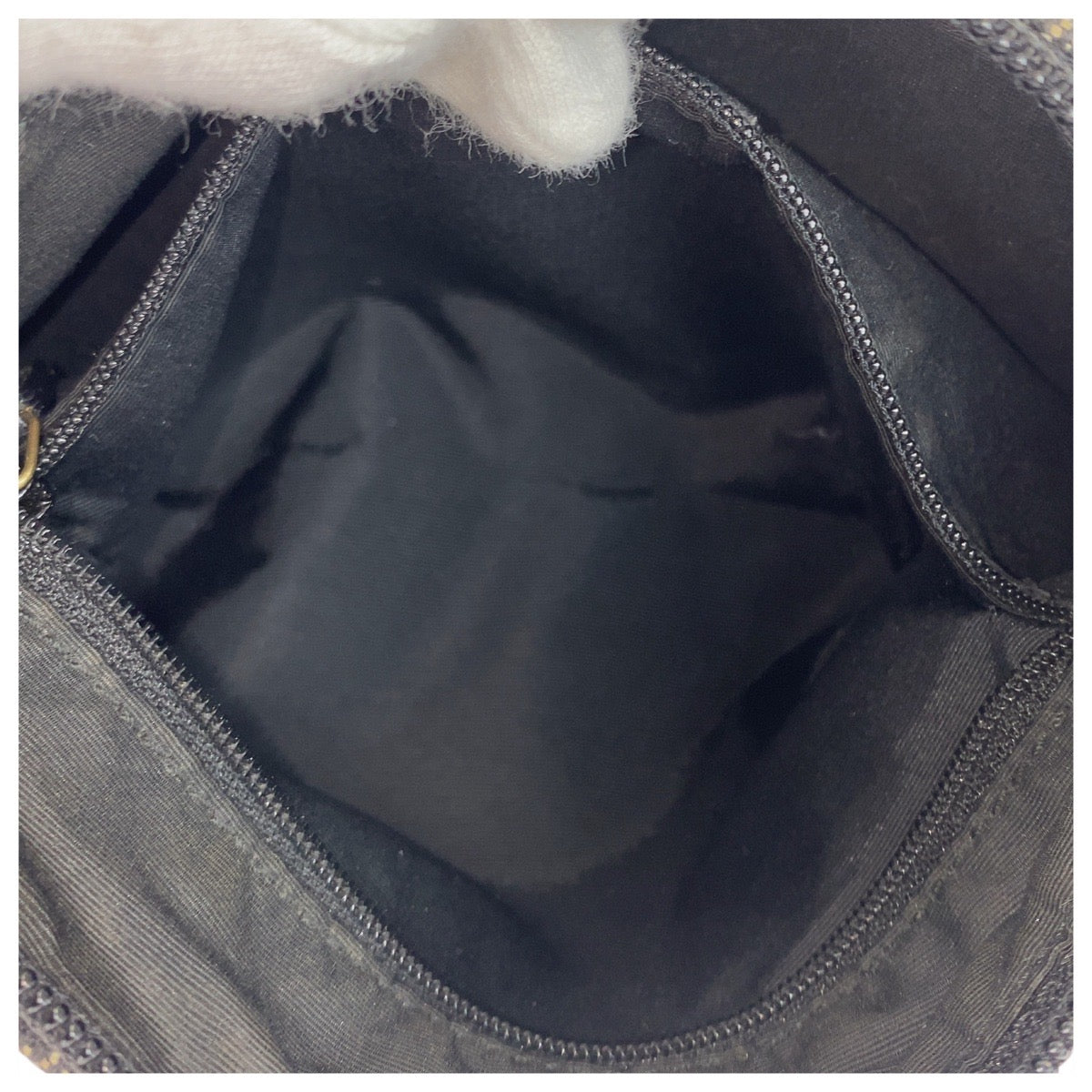 20857
GUCCI グッチ ブラック 黒 ゴールド金具 GGキャンバス / レザー 92699 ショルダーバッグ レディース AB28