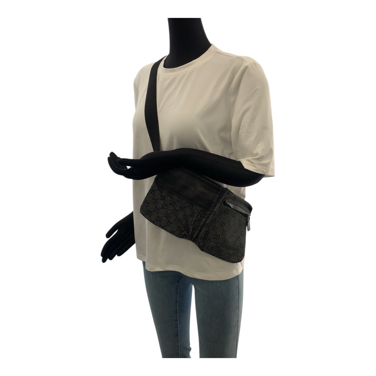 20859
GUCCI グッチ ブラック 黒 シルバー金具 GGキャンバス / レザー 28566 ボディバッグ ウエストバッグ レディース ABP35