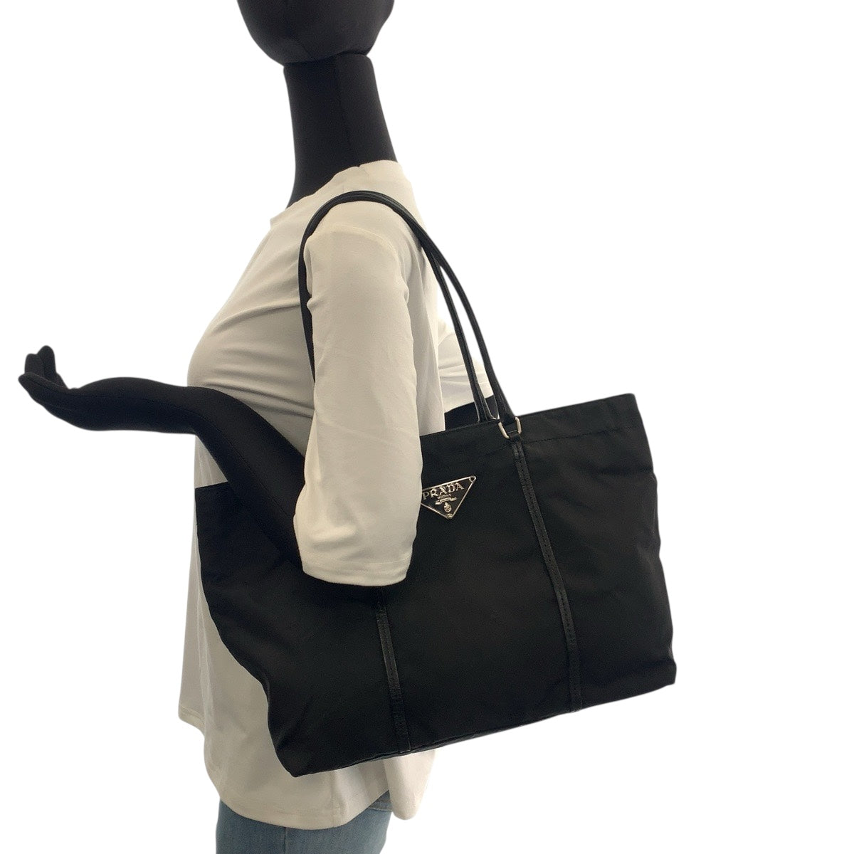 20864
PRADA プラダ テスート 三角ロゴプレート ブラック 黒 シルバー金具 ナイロン / レザー トートバッグ ショルダーバッグ レディース ABP30