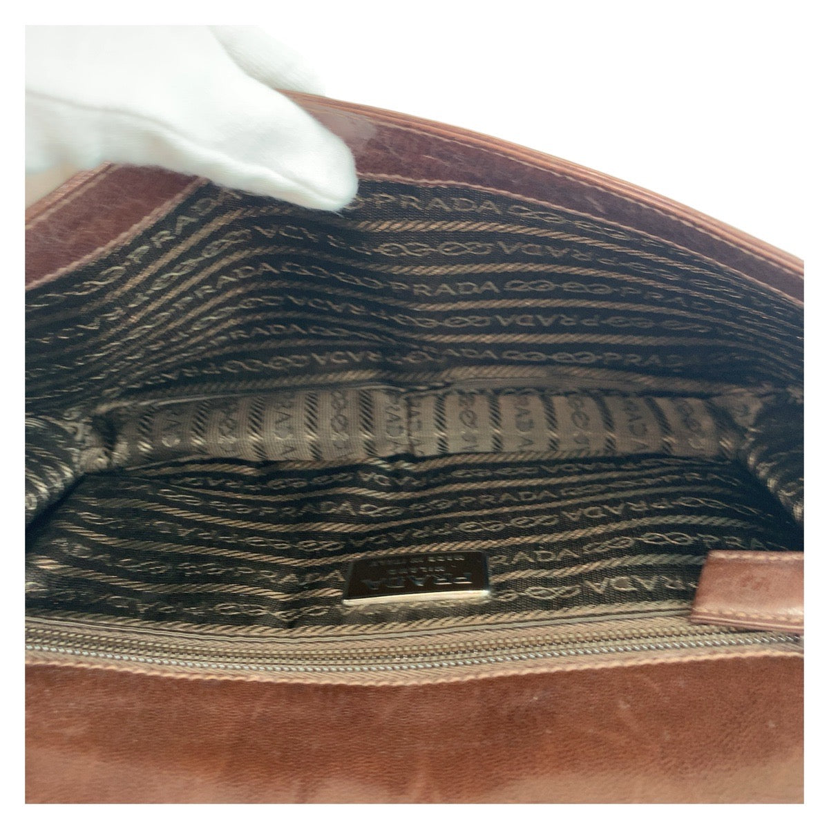 20896
PRADA プラダ ロゴ ブラウン レザー / プラスチック ショルダーバッグ レディース ABP35
