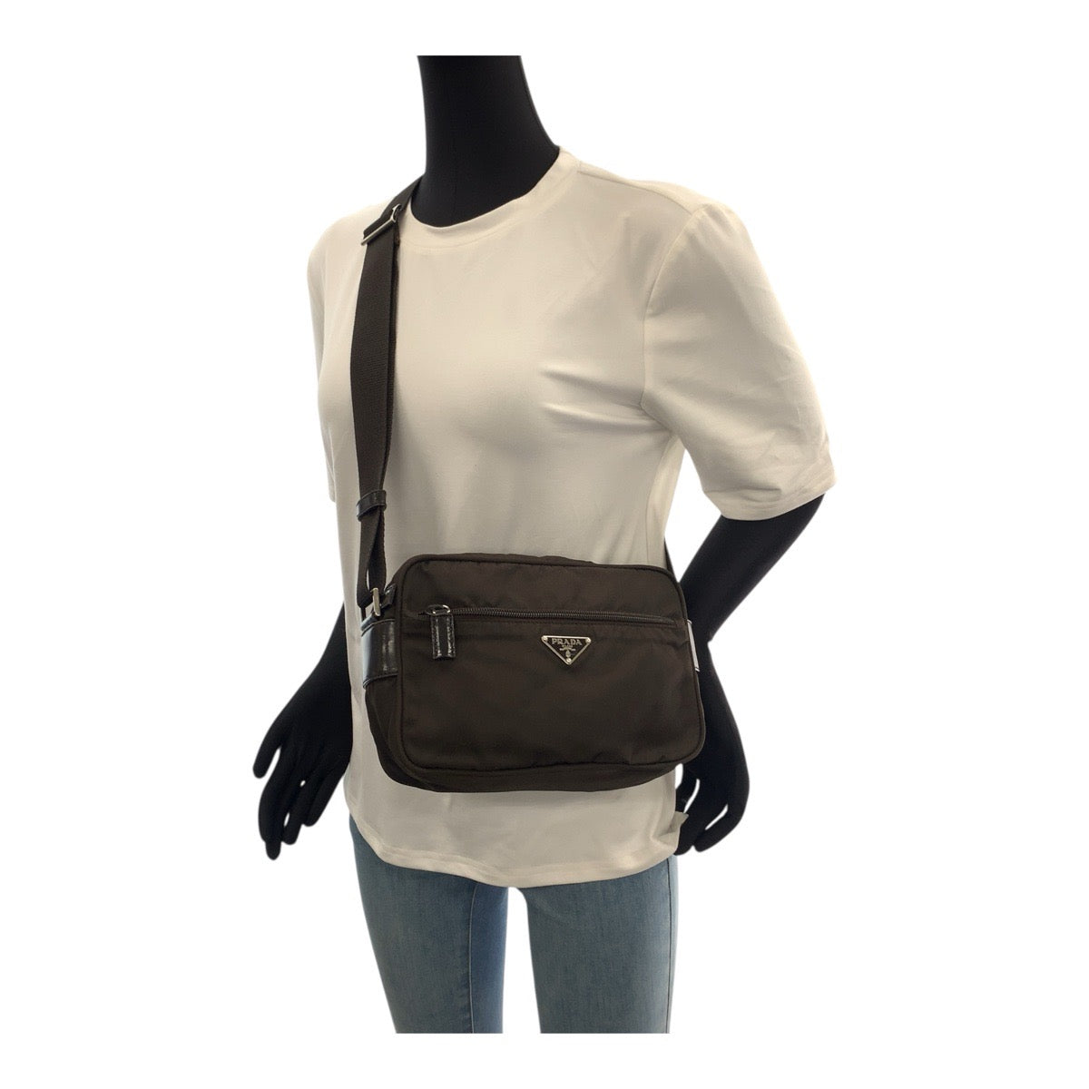 20899
PRADA プラダ テスート 三角ロゴプレート ブラウン シルバー金具 ナイロン / レザー ショルダーバッグ ポシェット レディース ABP42