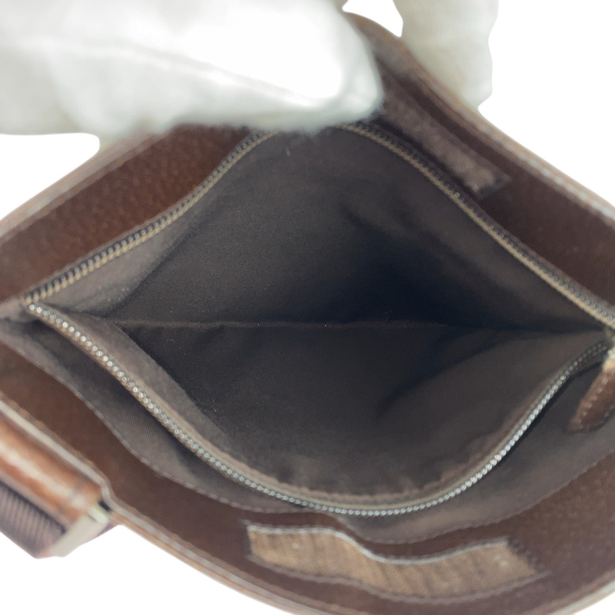 20900
GUCCI グッチ ブラウン ベージュ シルバー金具 GGキャンバス / レザー 27639 ショルダーバッグ ポシェット レディース A46