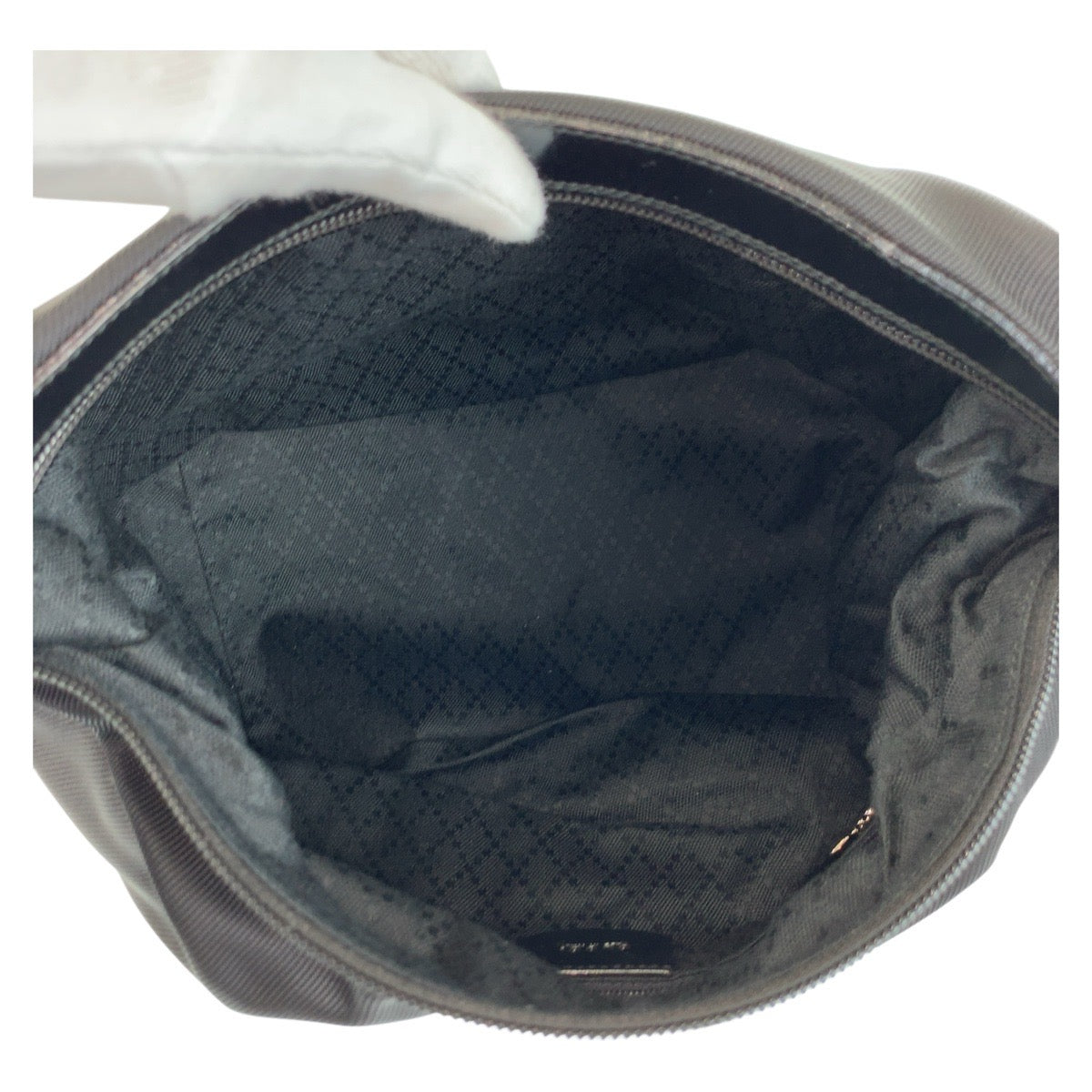 20901
GUCCI グッチ バンブー ブラック 黒 シルバー金具 ナイロン 000 2214 0531 ショルダーバッグ レディース A32