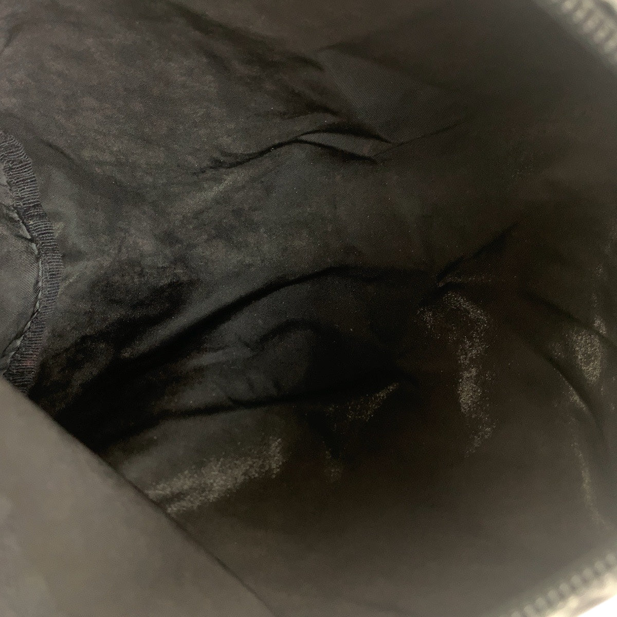 20904
PRADA プラダ テスート 三角ロゴプレート ブラック 黒 シルバー金具 ナイロン ポーチ メイクポーチ レディース ABP15