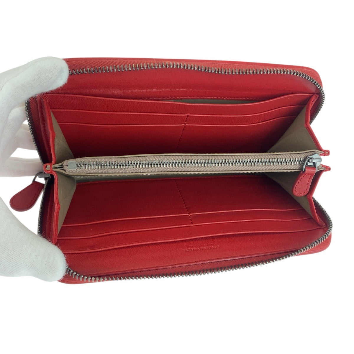 20923
BOTTEGAVENETA ボッテガヴェネタ イントレチャート レッド レザー BO6858141W 長財布 ロングウォレット レディース A30