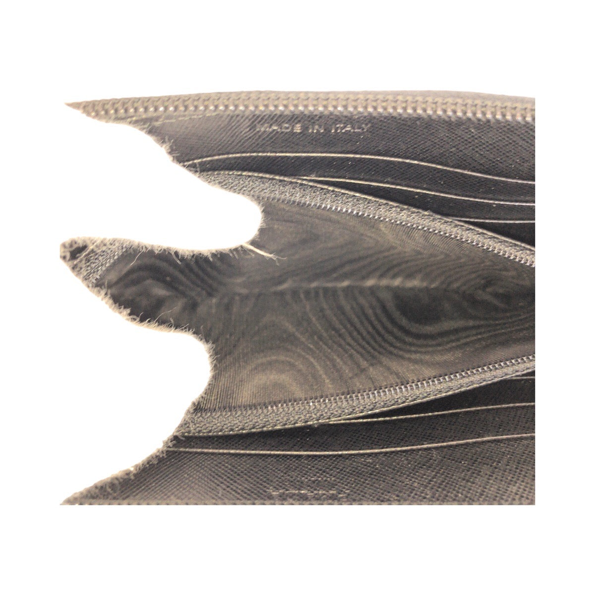 20925
PRADA プラダ テスート サフィアーノ 三角ロゴプレート ブラック 黒 シルバー金具 ナイロン / レザー 長財布 ラウンドファスナー レディース A28