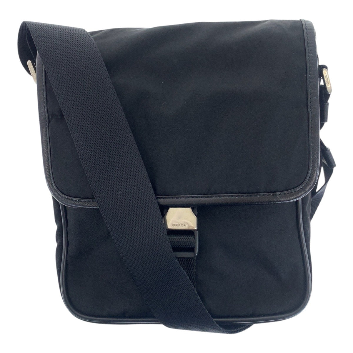 20930
PRADA プラダ テスート サフィアーノ 三角ロゴプレート ブラック 黒 シルバー金具 ナイロン / レザー ショルダーバッグ ポシェット レディース A42