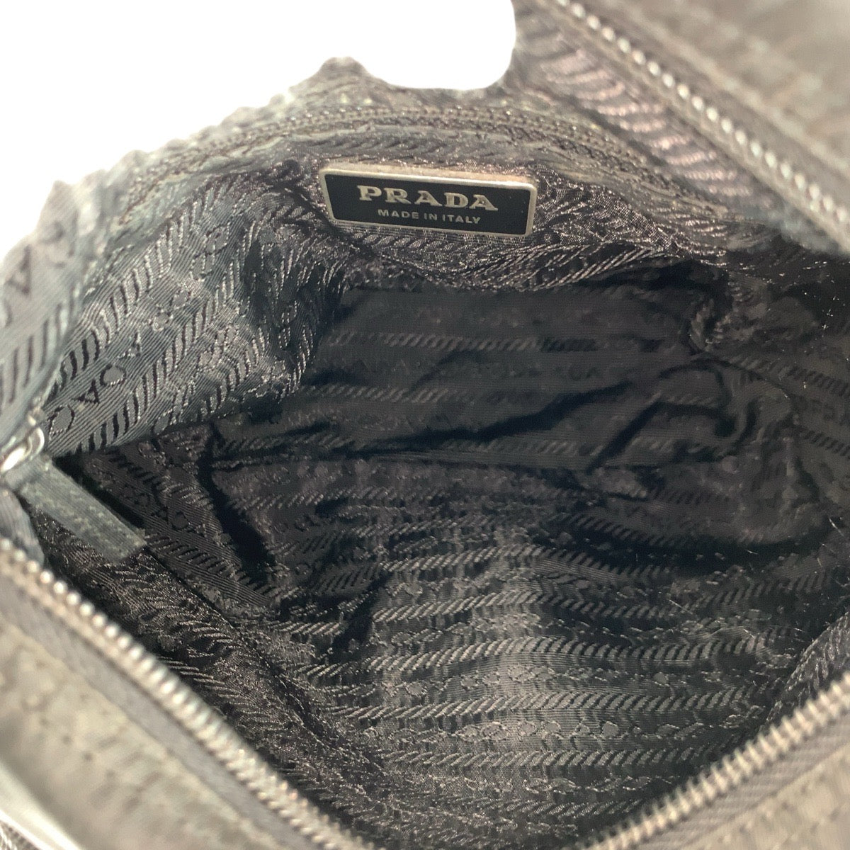 20949
PRADA プラダ テスート 三角ロゴプレート ブラック 黒 シルバー金具 ナイロン / レザー ショルダーバッグ メッセンジャーバッグ レディース AB26