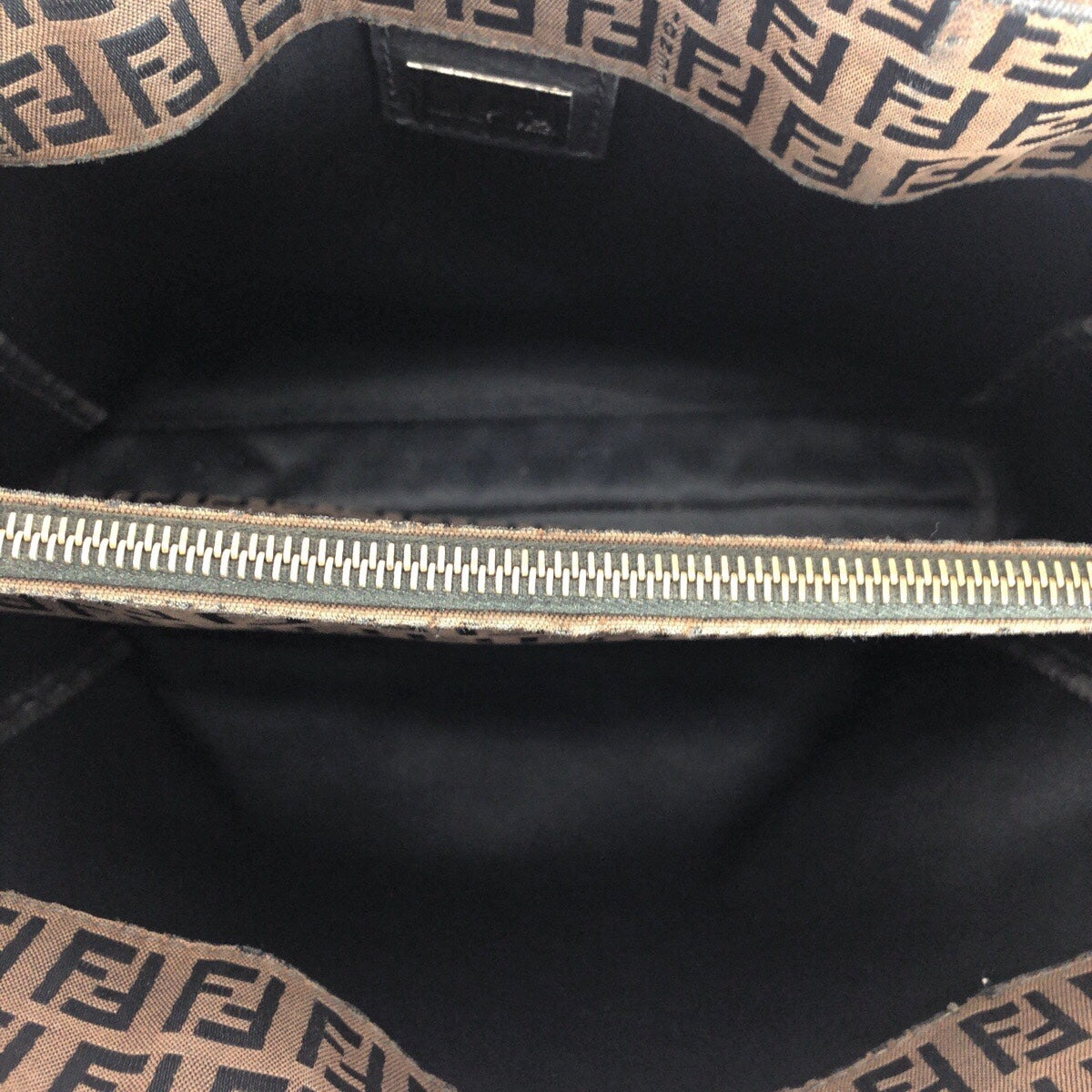 20952
FENDI フェンディ ズッキーノ ブラウン シルバー金具 キャンバス / レザー トートバッグ ハンドバッグ レディース AB35