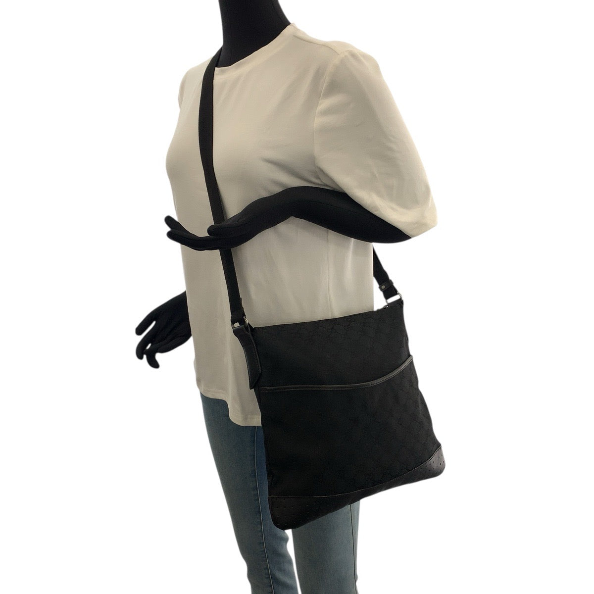 20954
GUCCI グッチ ブラック 黒 シルバー金具 GGキャンバス / レザー 145857 ショルダーバッグ ポシェット レディース AB28