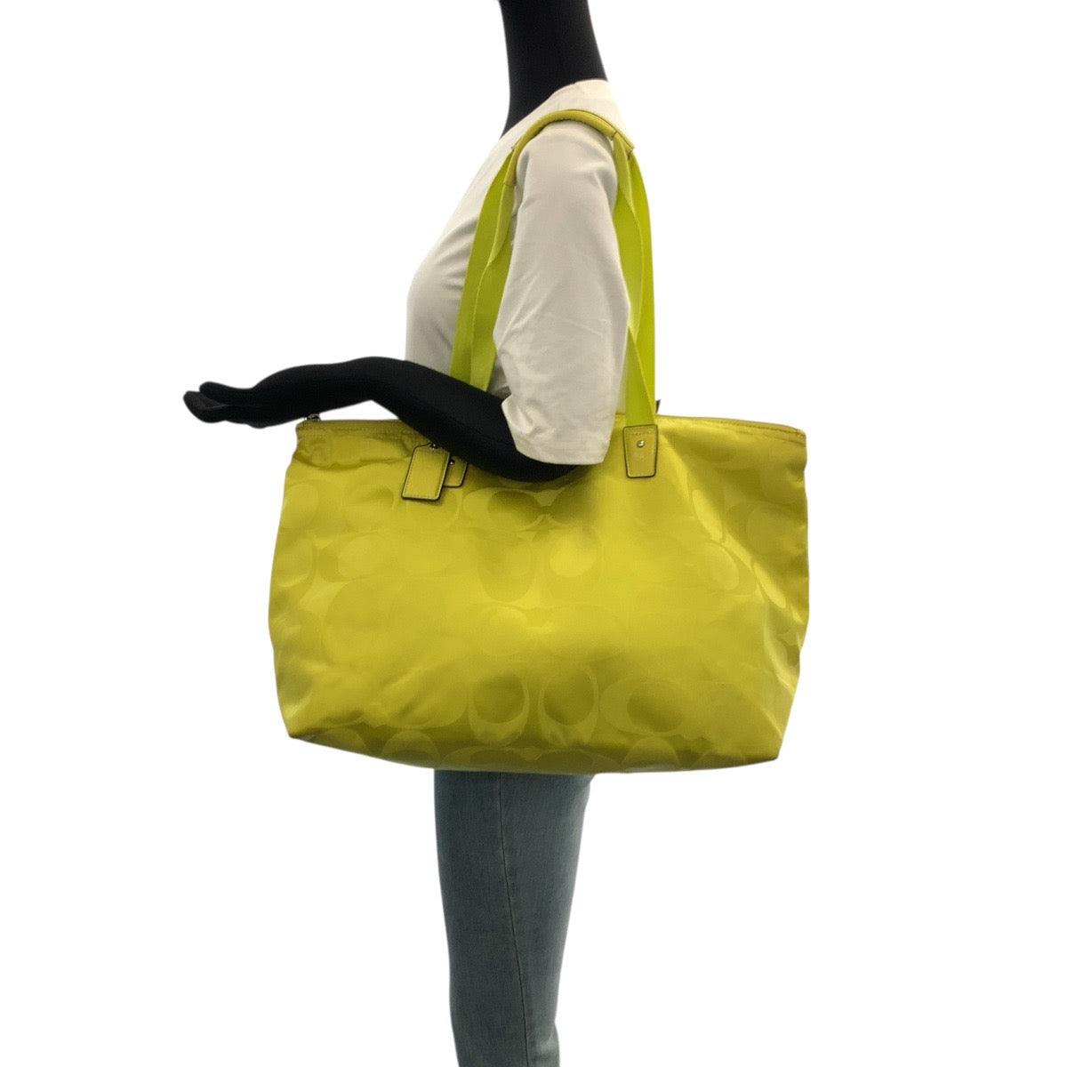 20964
COACH コーチ シグネチャー イエロー シルバー金具 ナイロン / レザー トートバッグ ショルダーバッグ レディース AB8