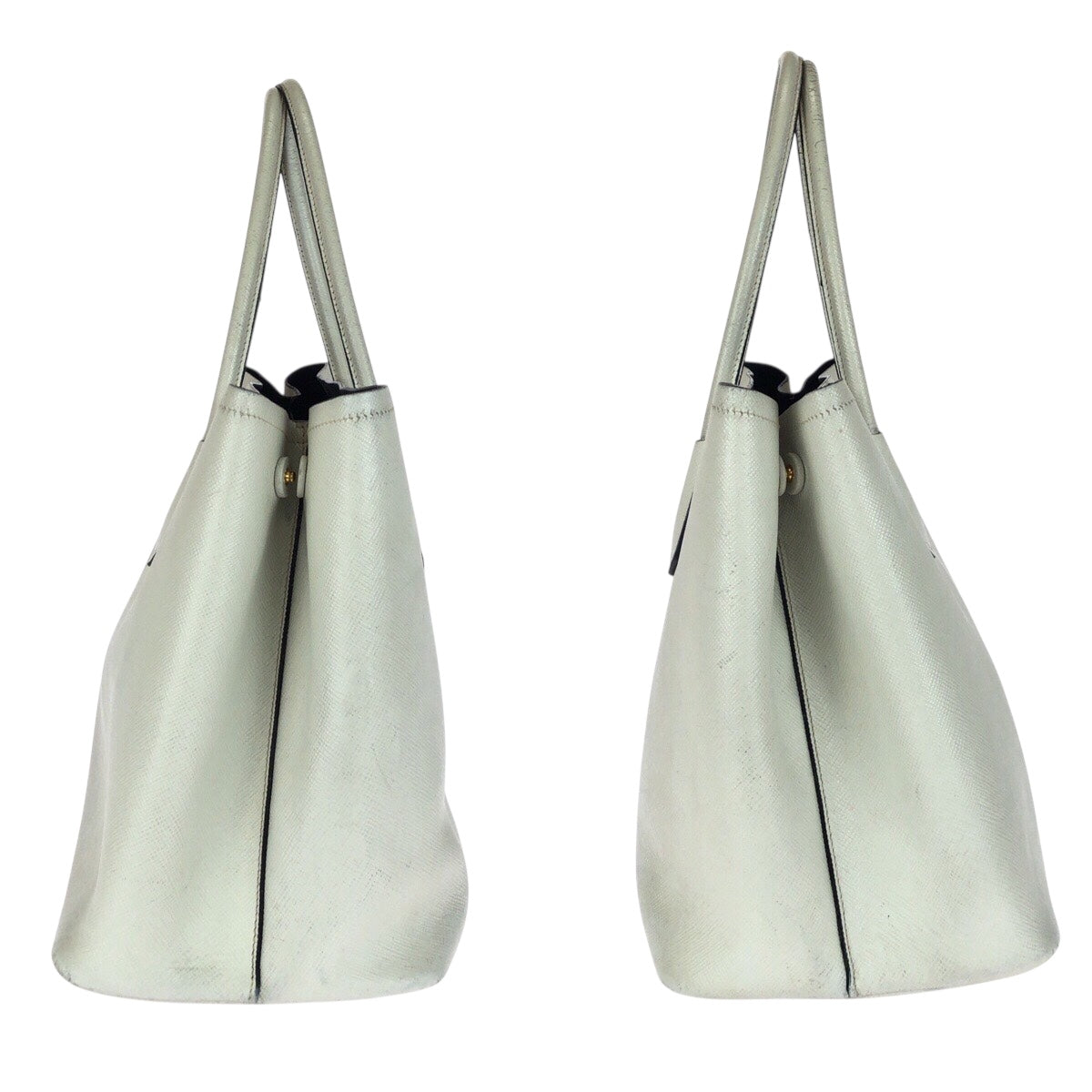 20981
PRADA プラダ サフィアーノ 三角ロゴプレート ホワイト ゴールド金具 レザー トートバッグ ハンドバッグ レディース AB42