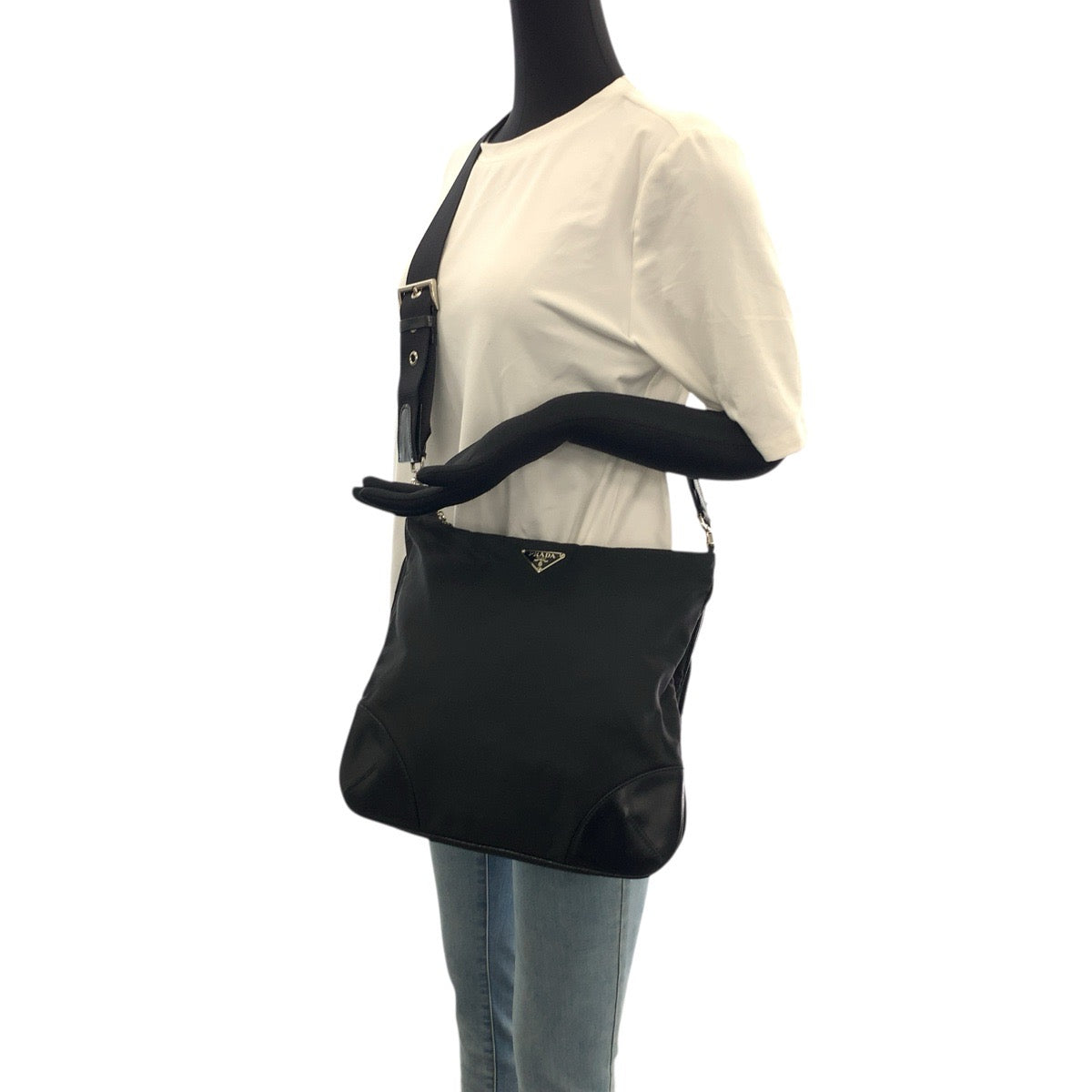 20982
PRADA プラダ テスート 三角ロゴプレート ブラック 黒 シルバー金具 ナイロン / レザー ショルダーバッグ ポシェット レディース AB20