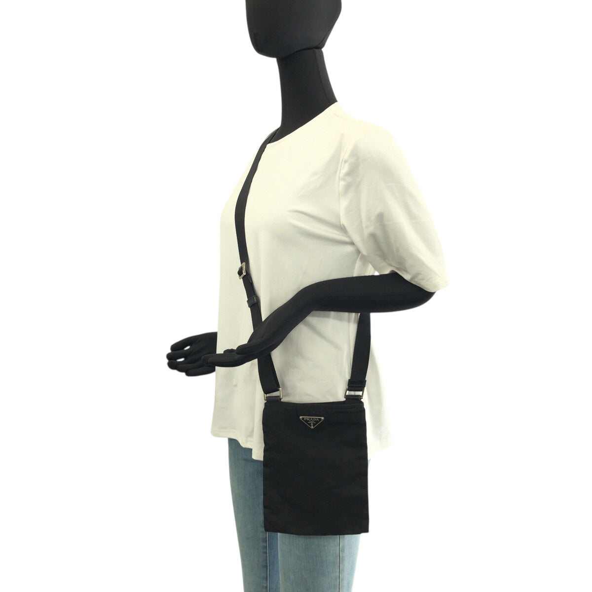 20985
PRADA プラダ テスート 三角ロゴプレート ブラック 黒 シルバー金具 ナイロン ショルダーバッグ ポシェット レディース AB26