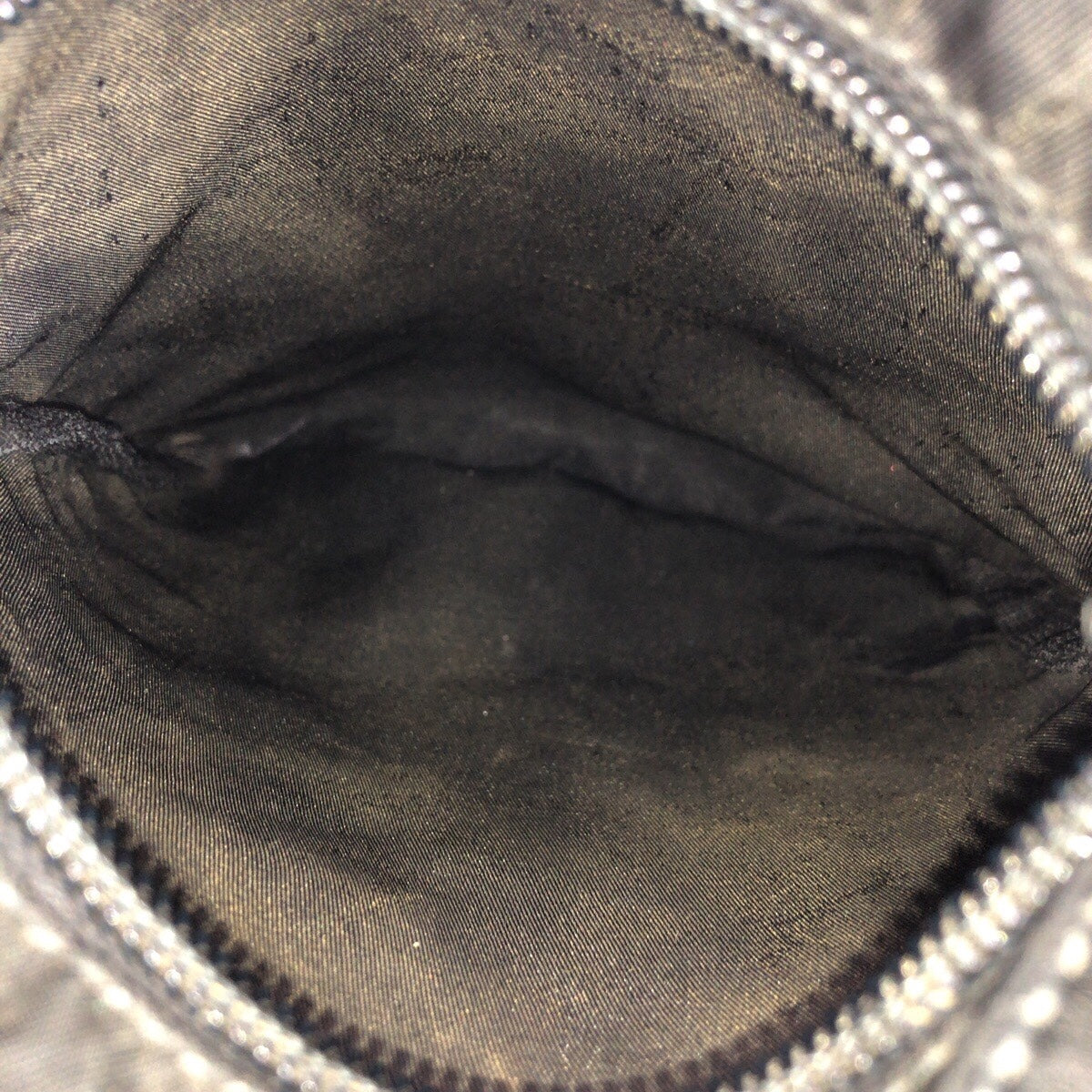 20985
PRADA プラダ テスート 三角ロゴプレート ブラック 黒 シルバー金具 ナイロン ショルダーバッグ ポシェット レディース AB26