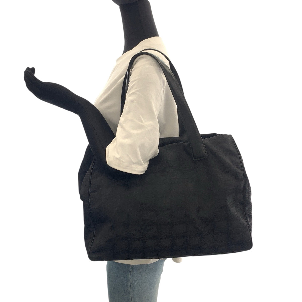 20991
CHANEL シャネル ニュートラベルライン ニュートラトートMM ブラック 黒 ゴールド金具 ナイロン / レザー トートバッグ ショルダーバッグ レディース AB30