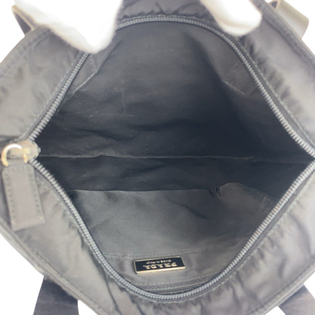 20992
PRADA プラダ テスート 三角ロゴプレート ブラック 黒 シルバー金具 ナイロン / レザー トートバッグ ショルダーバッグ レディース ABP28