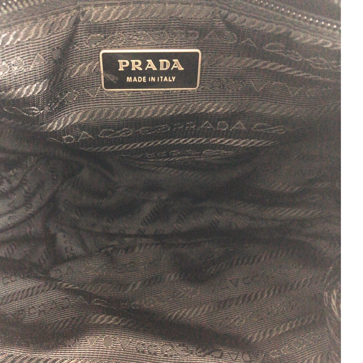 20993
PRADA プラダ テスート 三角ロゴプレート ブラック 黒 シルバー金具 ナイロン ショルダーバッグ メッセンジャーバッグ レディース ABP30