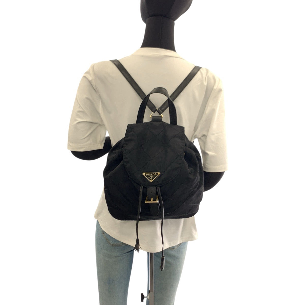20994
PRADA プラダ ヴィンテージ テスート キルティング 三角ロゴプレート ブラック 黒 ゴールド金具 ナイロン / レザー リュック・デイパック バックパック レディース AB33