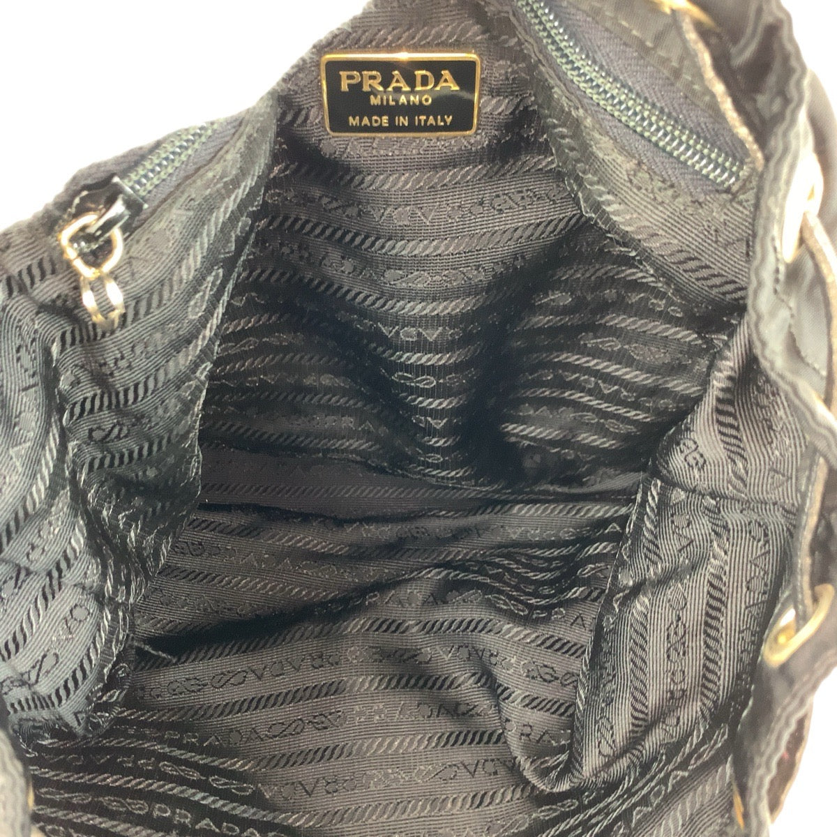 20994
PRADA プラダ ヴィンテージ テスート キルティング 三角ロゴプレート ブラック 黒 ゴールド金具 ナイロン / レザー リュック・デイパック バックパック レディース AB33