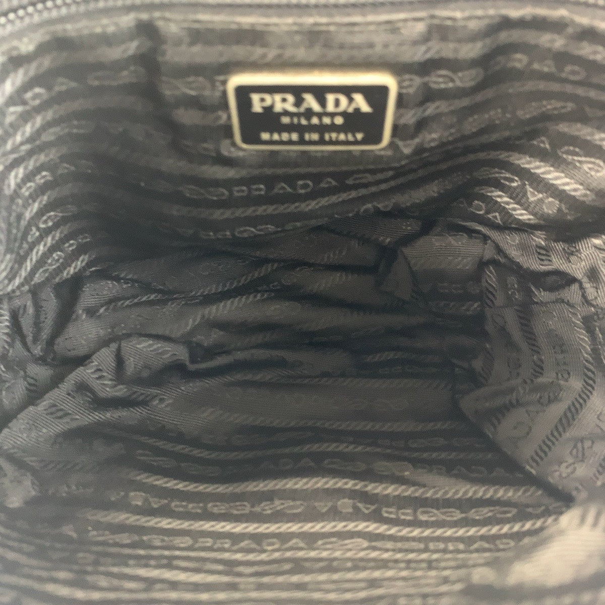 20996
PRADA プラダ テスート 三角ロゴプレート ブラック 黒 シルバー金具 ナイロン / レザー ショルダーバッグ メッセンジャーバッグ レディース ABP30