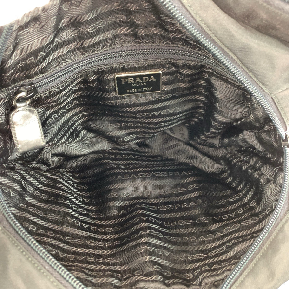 20997
PRADA プラダ テスート 三角ロゴプレート ブラック 黒 シルバー金具 ナイロン / レザー ショルダーバッグ トートバッグ レディース ABP24