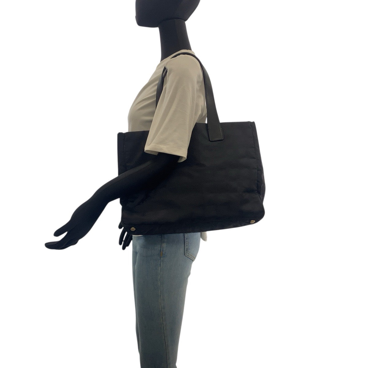 21003
CHANEL シャネル ニュートラベルライン ニュートラトートMM ブラック 黒 ゴールド金具 ナイロン / レザー トートバッグ ショルダーバッグ レディース A48