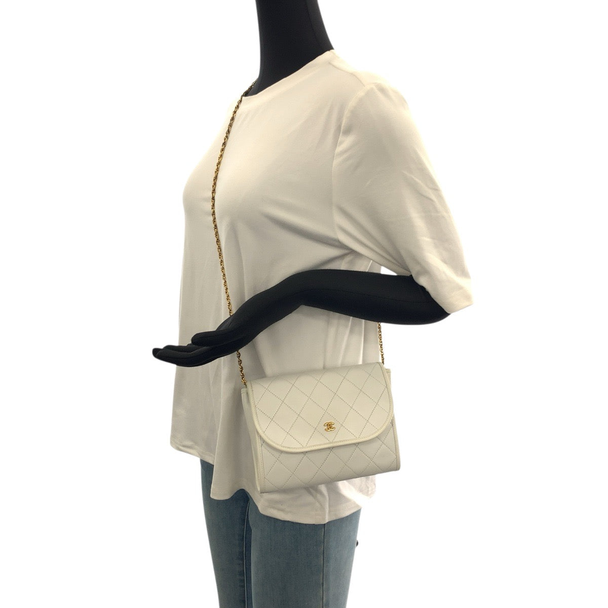 21004
CHANEL シャネル ヴィンテージ マトラッセ ココマーク ホワイト ゴールド金具 ラムスキン ショルダーバッグ チェーンショルダーバッグ レディース ABP85