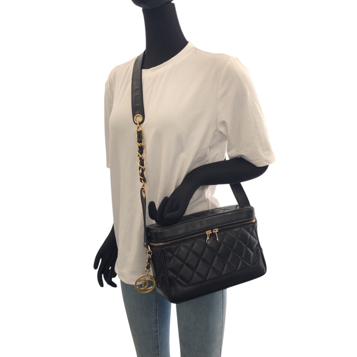 21005
CHANEL シャネル ヴィンテージ マトラッセ ココマーク ブラック 黒 ゴールド金具 ラムスキン ショルダーバッグ バニティバッグ レディース ABP140