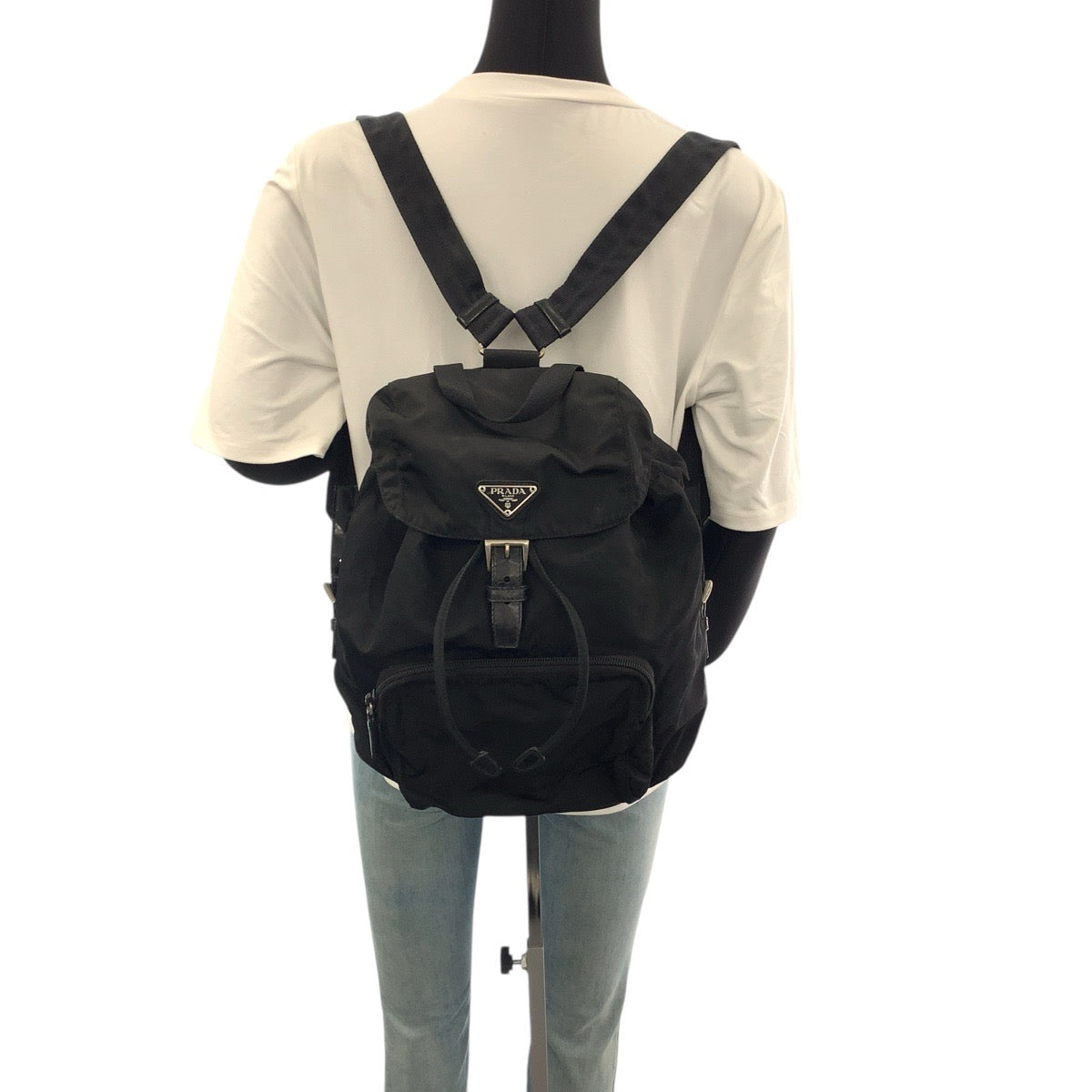 21009
PRADA プラダ テスート 三角ロゴプレート ブラック 黒 シルバー金具 ナイロン / レザー リュック バックパック レディース ABP44