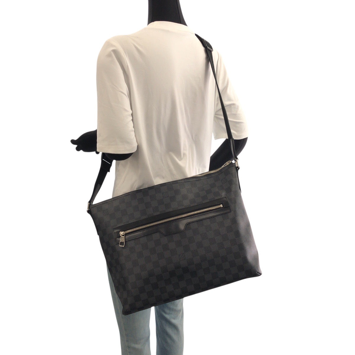 21011
LOUIS VUITTON ルイヴィトン ダミエ グラフィット ミックMM ブラック 黒 シルバー金具 PVC / レザー N41106 ショルダーバッグ ビジネスバッグ メンズ A80