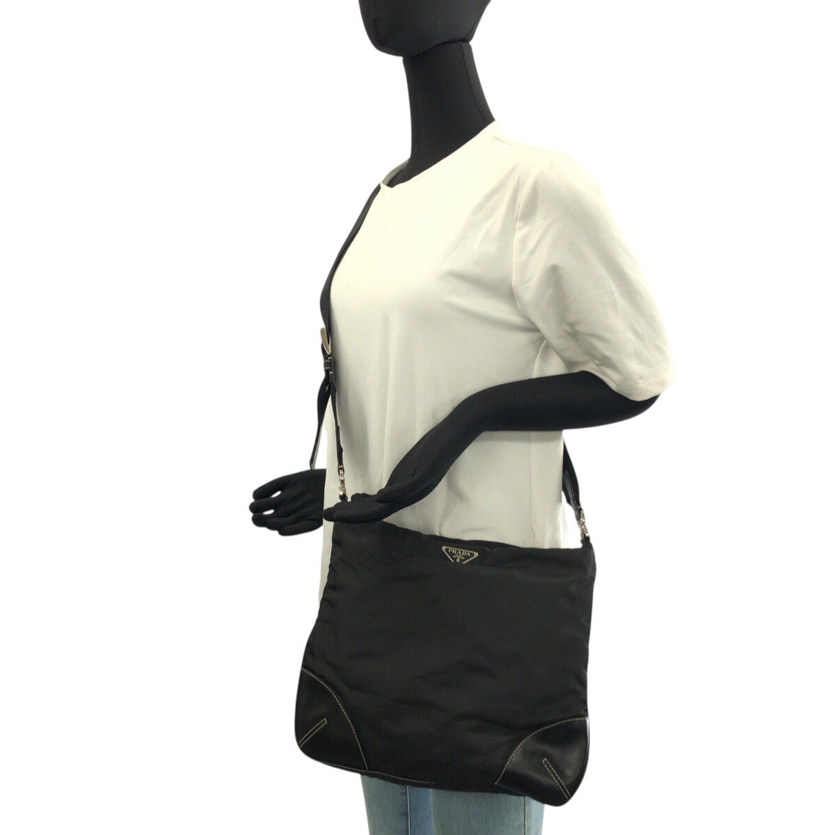 21031
PRADA プラダ テスート 三角ロゴプレート ブラック 黒 シルバー金具 ナイロン / レザー ショルダーバッグ ポシェット レディース AB22