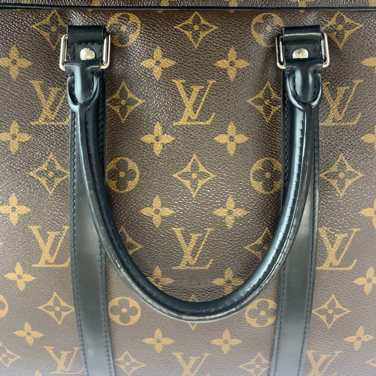 21034
LOUIS VUITTON ルイヴィトン モノグラム マカサー ポルトドキュマン ヴォワヤージュ PDV ブラウン ブラック シルバー金具 PVC / レザー M52005 ビジネスバッグ ブリーフケース メンズ ABP80