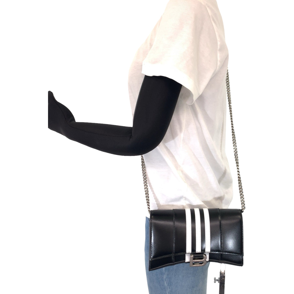 21048
BALENCIAGA バレンシアガ アディダスコラボ アワーグラス Hourglass Wallet On Chain ブラック ホワイト レザー 2304BLSJJ BAL3145 チェーンウォレット ショルダーバッグ レディース N