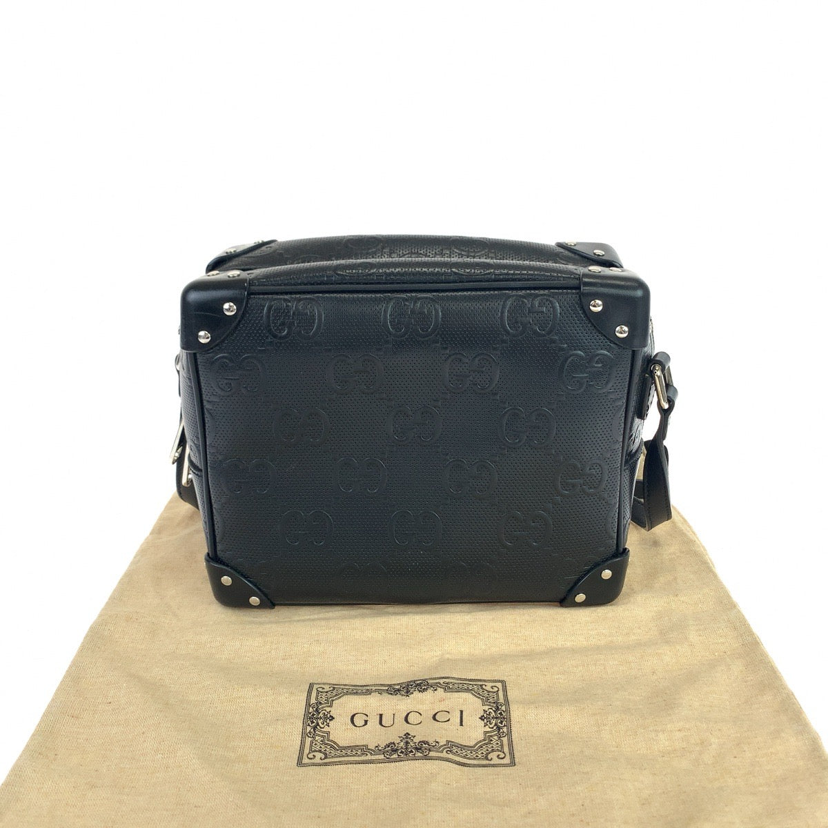 21054
GUCCI グッチ GGエンボス ブラック シルバー金具 レザー 626363 斜め掛け ショルダーバッグ ソフトトランク メンズ A125