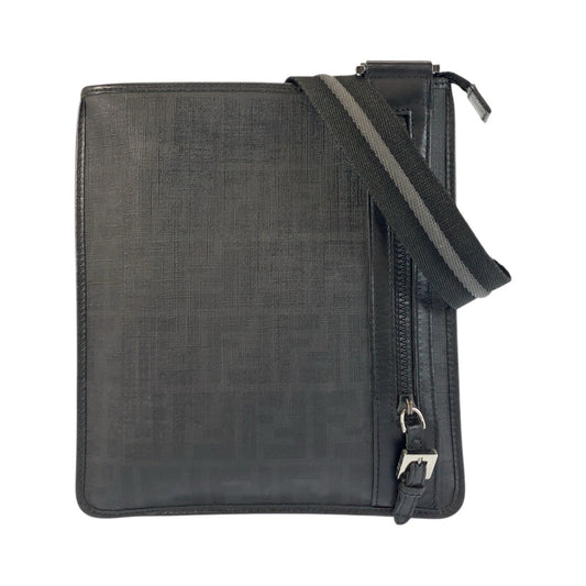 21139
FENDI フェンディ ズッカ ブラック 黒 シルバー金具 PVC / レザー 7VA204-BOW ショルダーバッグ ポシェット メンズ ABP50