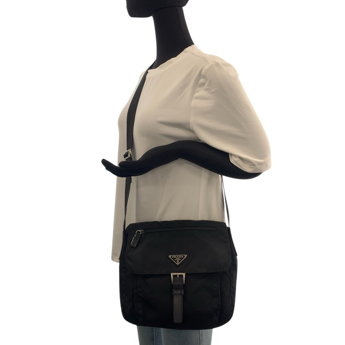 21141
PRADA プラダ テスート 三角ロゴプレート ブラック 黒 シルバー金具 ナイロン / レザー ショルダーバッグ メッセンジャーバッグ レディース ABP35