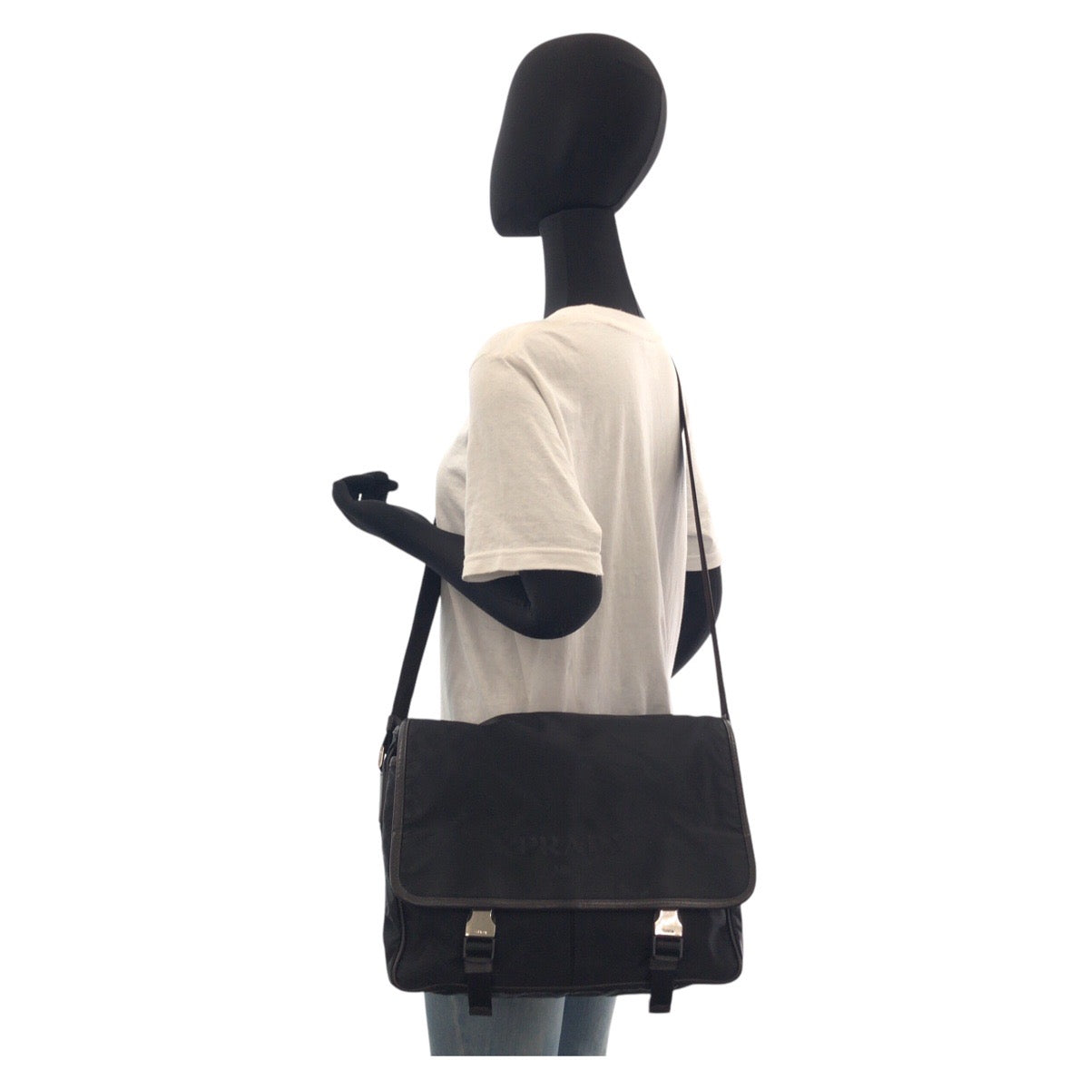 21169
PRADA プラダ テスート 三角ロゴプレート ブラック 黒 シルバー金具 ナイロン ショルダーバッグ メッセンジャーバッグ レディース ABP40